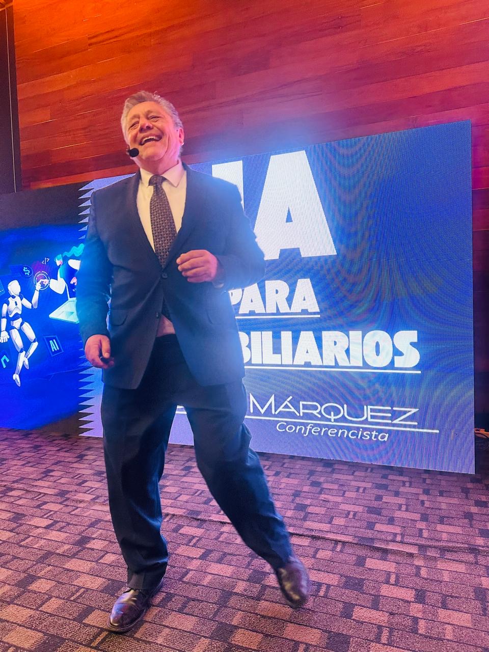 Oscar Márquez en conferencia